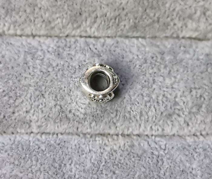Pandora Daisy Flower Charm