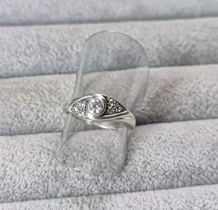 Stunning Silver Ring