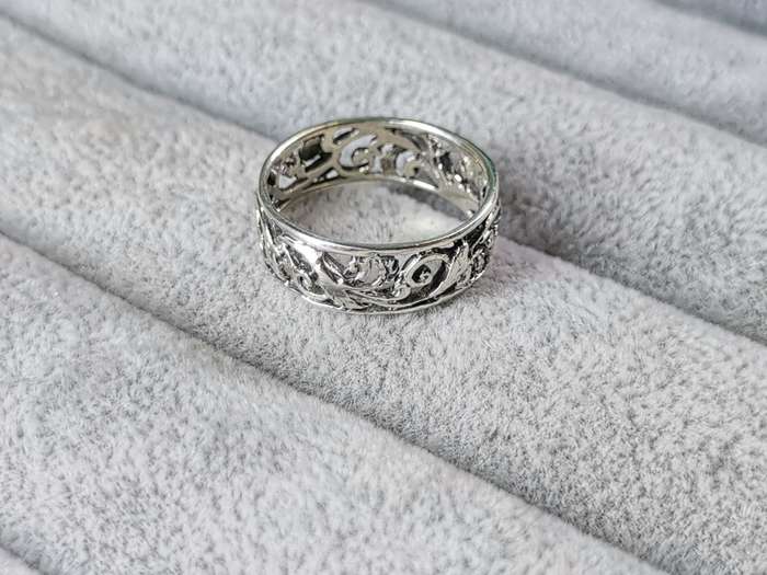 Detailed Silver Ring