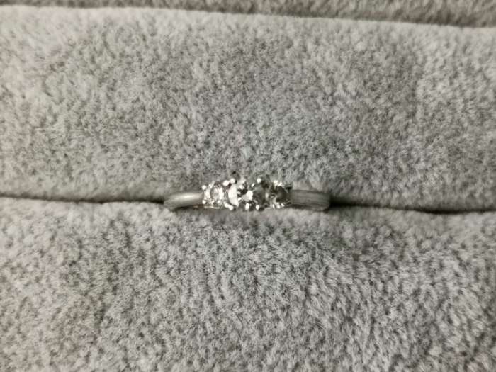BROWNS Platinum Claw Set Protea Trilogy Ring