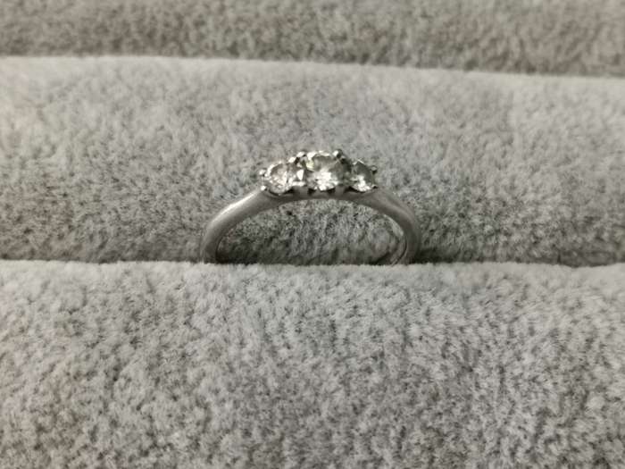 BROWNS Platinum Claw Set Protea Trilogy Ring