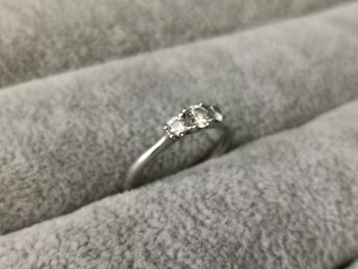 BROWNS Platinum Claw Set Protea Trilogy Ring