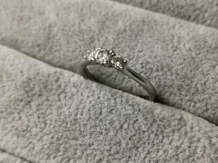 BROWNS Platinum Claw Set Protea Trilogy Ring