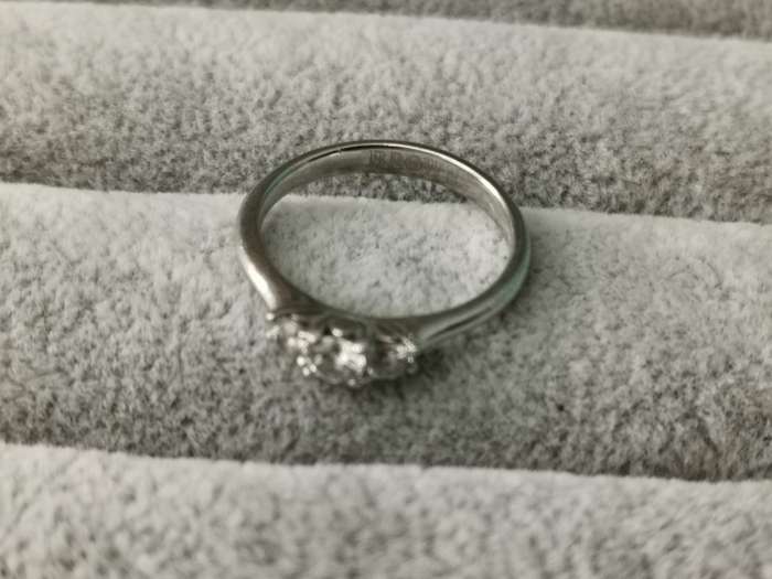 BROWNS Platinum Claw Set Protea Trilogy Ring
