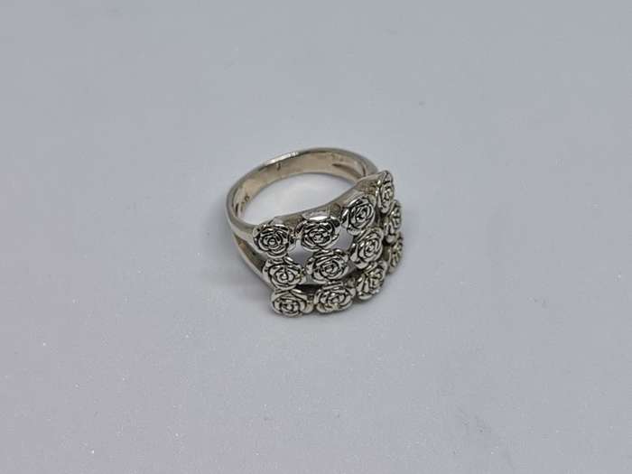 Silver Roses Ring