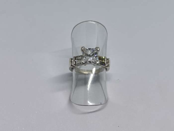 Dazzling Silver Ring