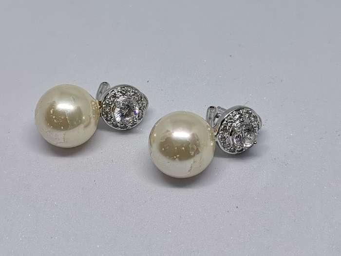 Silver Pearl Earrings