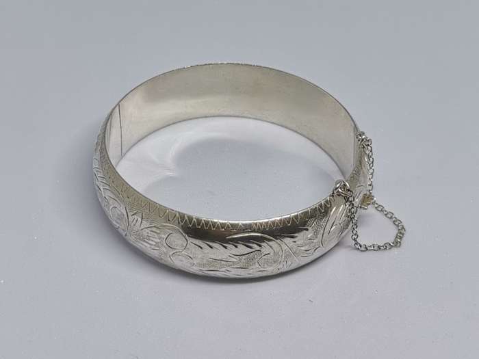 Detailed Silver Bangle