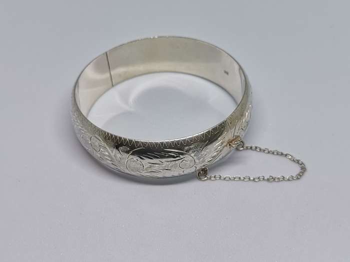 Detailed Silver Bangle