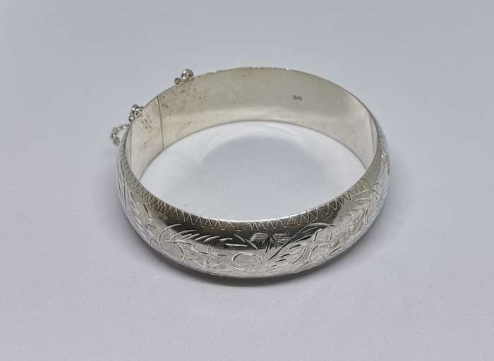 Detailed Silver Bangle