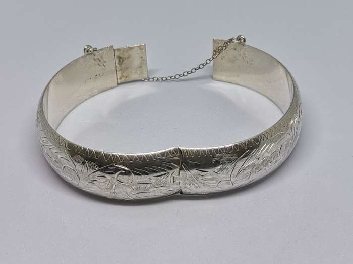 Detailed Silver Bangle
