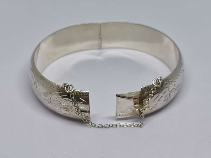 Detailed Silver Bangle