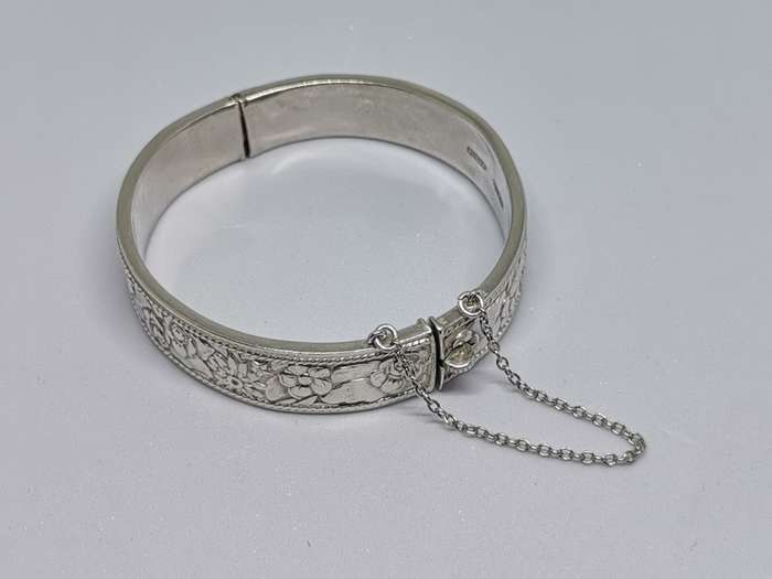 Detailed Silver Bangle