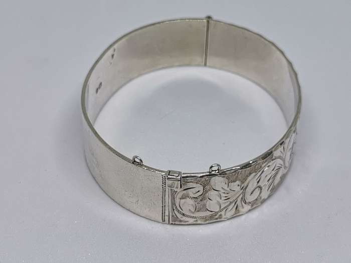 Detailed Silver Bracelet