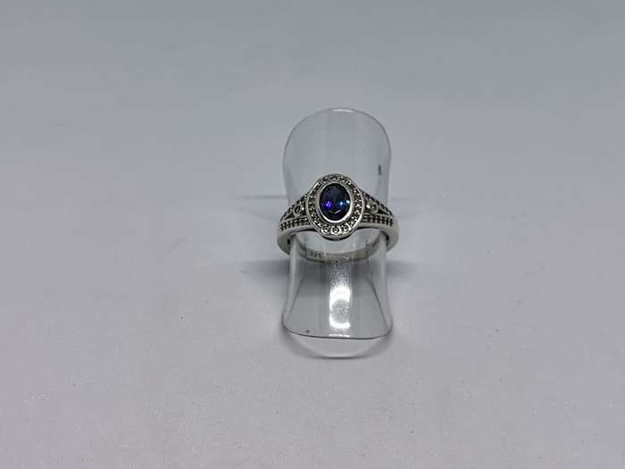 Gorgeous Silver Sapphire Ring
