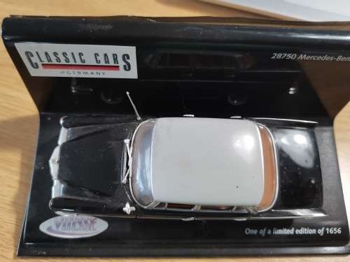 Mercedes Benz 300SE Fintail
