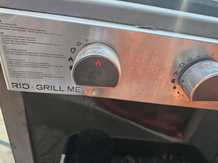 gas braai with 3 burners and side stove like burner