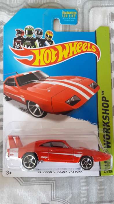 HOTWHEELS 69 DODGE CHARGER DAYTONA LONG CARD