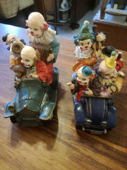 HIGHLY DETAILED CERAMIC CLOWNS decorative arts.