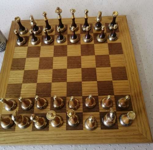 EXQUISITE!!! Large Solid Wood And Brass Chess set