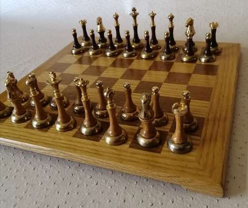 EXQUISITE!!! Large Solid Wood And Brass Chess set