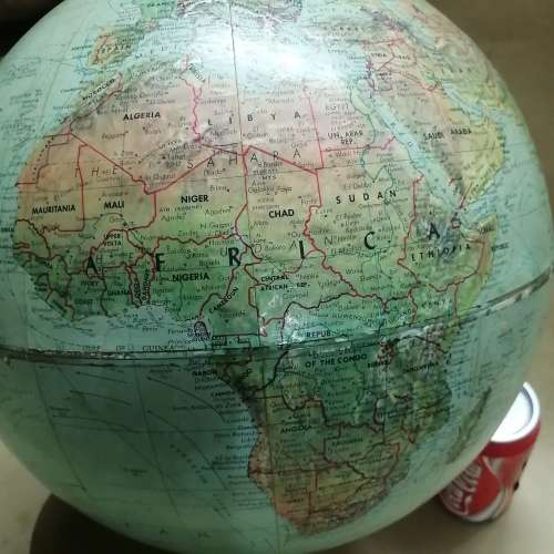 Vintage Better Homes and Gardens True-to-Life 12` Globe