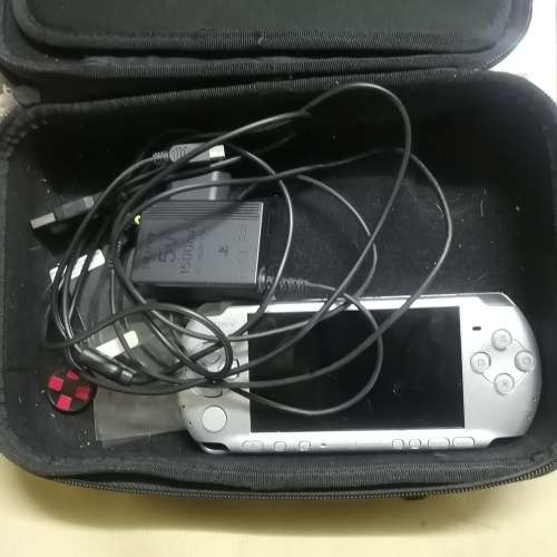 GIGANTIC PSP GAMING BUNDLE 100% COMPLETE WORKING (CONSOLE, 10 GAMES, CABLES AND POUCH)