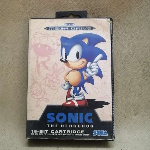 VINTAGE SONIC THE HEDGEHOG SEGA 16 BIT GAME DISK COMPLETE IN BOX