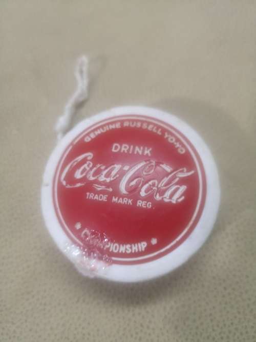 BEAUTIFUL VINTAGE GENUINE RUSSELL COKE YOYO