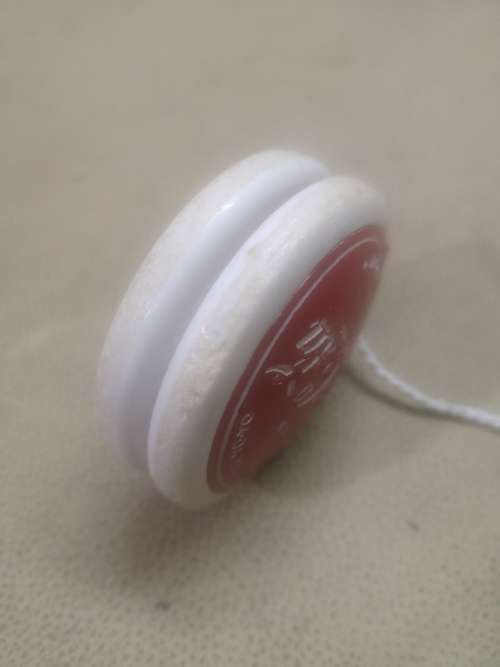 BEAUTIFUL VINTAGE GENUINE RUSSELL COKE YOYO