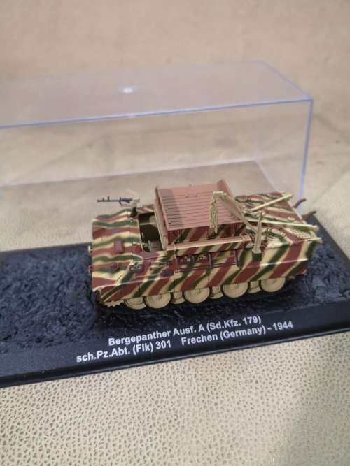 MAGNIFICENT DETAILED DIE CAST MILITARY VEHICLE IN A DISPLAY CASE 2 OF 10
