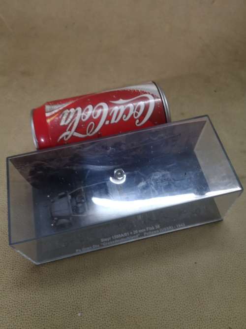 MAGNIFICENT DETAILED DIE CAST MILITARY VEHICLE IN A DISPLAY CASE 8 OF 10