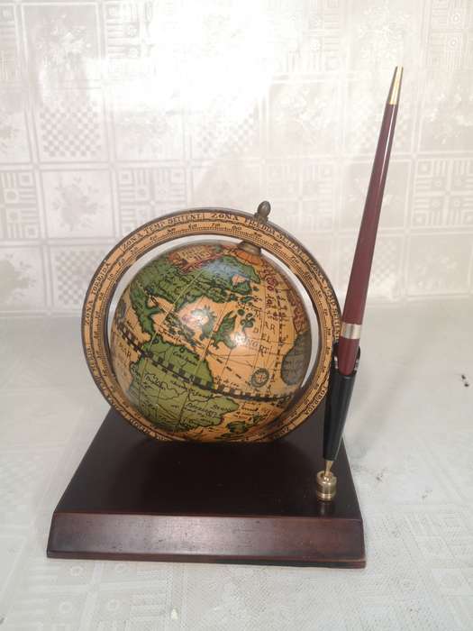 BEAUTIFUL VINTAGE GLOBE AND PEN STAND (Good condition)