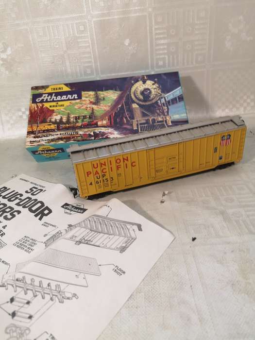 HO Scale Union Pacific SD-9 Loco/Car 2 OF 2