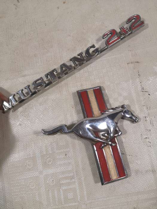 1965 1966 FORD MUSTANG FASTBACK FENDER EMBLEMS ORIGINAL