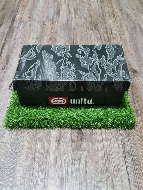 NEW ORIGINAL UNISEX UK 6 ECKO UNLTD SNEAKER ( SEE DESCRIPTION)