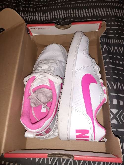Ladies Nike Sneakers Size UK 4