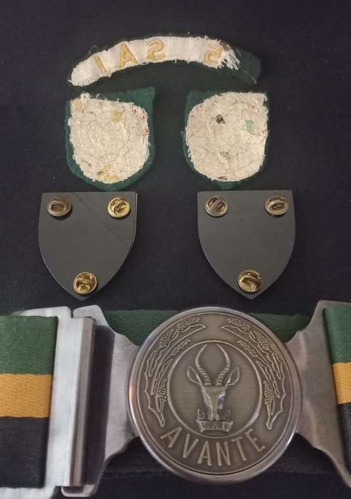 5 SA. Infantry Battalion Stable Belt / Shoulder Flashes and (Cloth Badges!!! VERY HARD TO FIND)  RR9