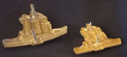 SA. Cape Corps Cap And Collar Badge  ( Bi- Metal )      X16