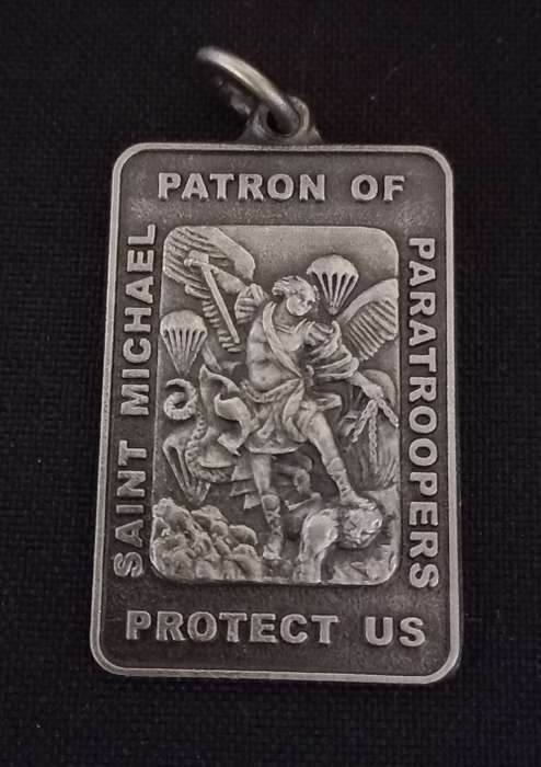 Saint Michael Paratroopers Pendant Size: 45mm x 27mm                    X208