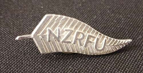 Vintage All Black NZRFU (NEW ZEALAND RUGBY FOOTBALL UNION) Pin Badge                  V58