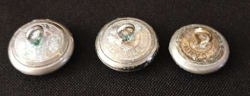 Royal Irish Constabulary Uniform Buttons 1922                      M13