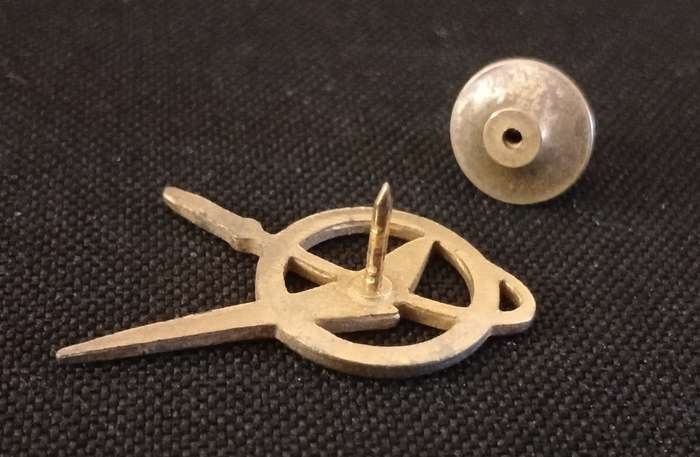 MCDONNELL DOUGLAS Pin Badge                  F155