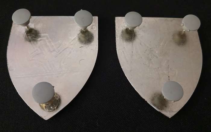 SWA  OTJIWARONGO COMMANDO SHOULDER FLASHES ( Note One Pin Repaired )  H51