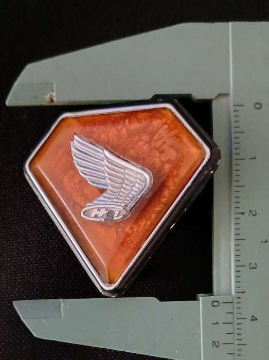 HONDA Side Panel Badge HM       ` ORIGINAL `                  V21