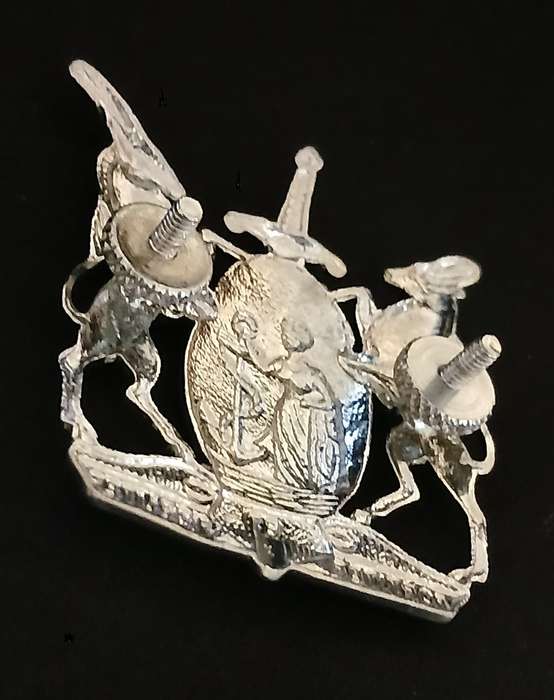 SA. THE COLOURED CORPS CAP BADGE                   V34