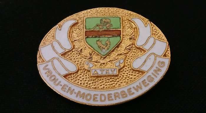 Vintage ATKV Vroue En Moederbeweging Enamel Badge                       V39