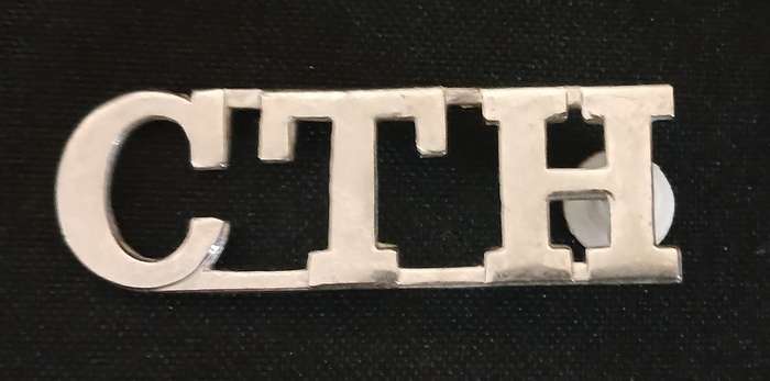 SOUTH AFRICA CAPE TOWN HIGHLANDERS SHOULDER TITLE ( Note Only One Pin )               V65