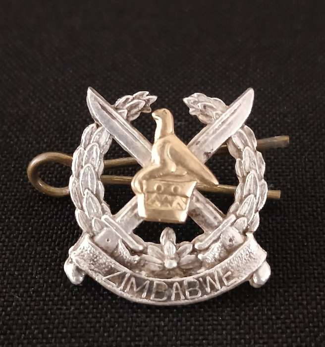 ZIMBABWE MILITARY BADGE             V93