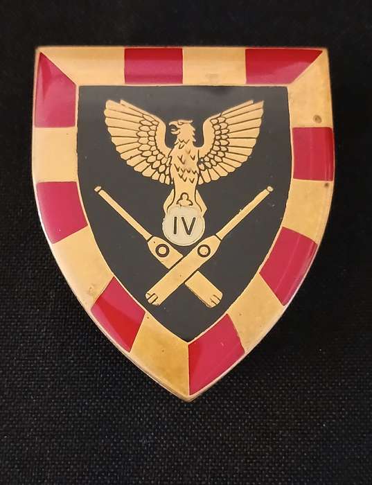 SADF 4 ARTILLERY REGIMENT SHOULDER FLASH     ( GOLD TYPE 3ND ISSUE )            D146
